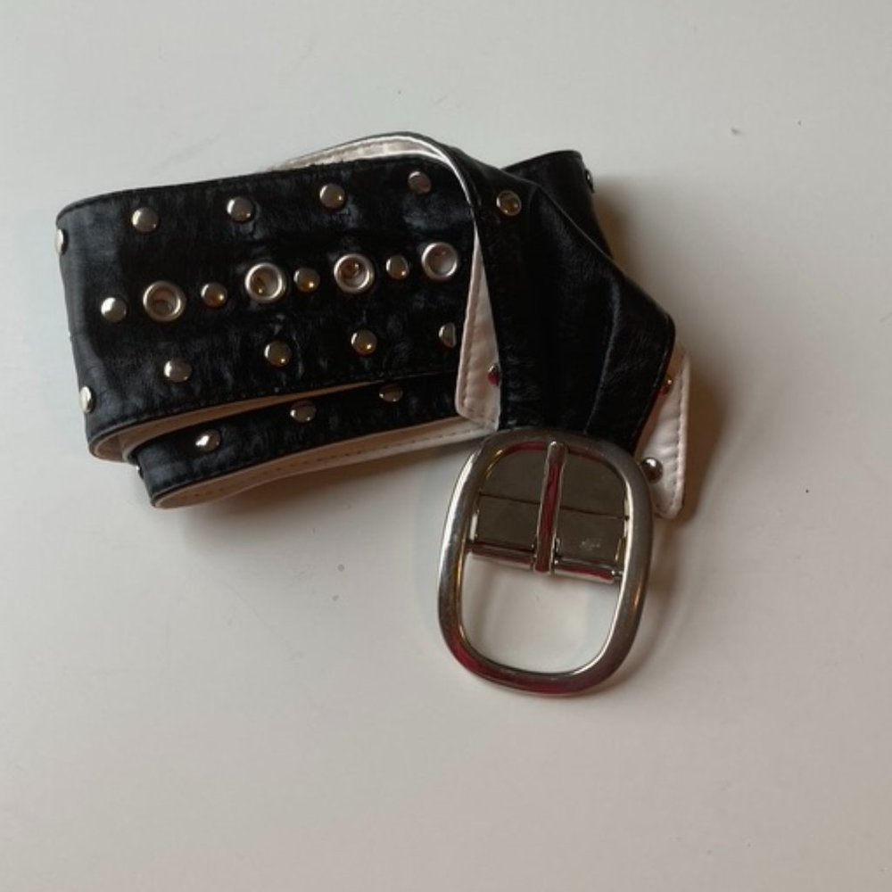 Studded and reversible Belt